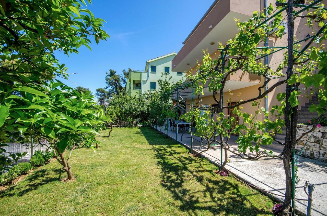 Apartments Tonka Donji Okrug  Exteriör bild
